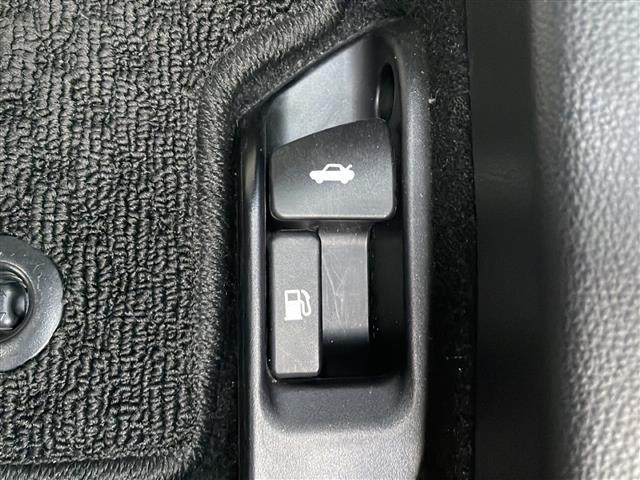 カローラ ハイブリッド　ダブルバイビー　ワンオーナー　純正メモリナビ　ＡＭ／ＦＭ／Ｂｌｕｅｔｏｏｔｈ　フルセグテレビ　モデリスタエアロ　バックカメラ　ビルトインＥＴＣ　前後ドライブレコーダー　レーダークルーズコントロール　衝突軽減ブレーキ（21枚目）