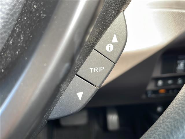 フリード Ｇ・ホンダセンシング　ワンオーナー　純正メモリナビ　ＡＭ　ＦＭ　Ｂｌｕｅｔｏｏｔｈ　フルセグテレビ　バックカメラ　ビルトインＥＴＣ　ドライブレコーダー　クルーズコントロール　衝突軽減ブレーキ　レーンキープアシスト（13枚目）