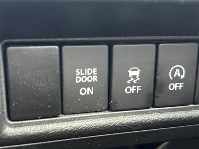 【横滑り抑制機能】雨や雪で滑りやすい路面などで横滑りが発生した時、ブレーキとエンジン出力を自動的にコントロールし、優れた車両安定性を実現します！