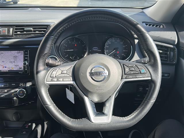 エクストレイル ２０Ｘｉ　Ｖセレクション　ワンオーナー　純正ナビ　フルセグテレビ　ＢＴオーディオ　ＣＤ／ＤＶＤ　全方位カメラ　前席パワーシート　全席シートヒーター　パワーバックドア　ＥＴＣ　ＬＥＤヘッドライト　純正１８インチＡＷ　スペアキー（8枚目）