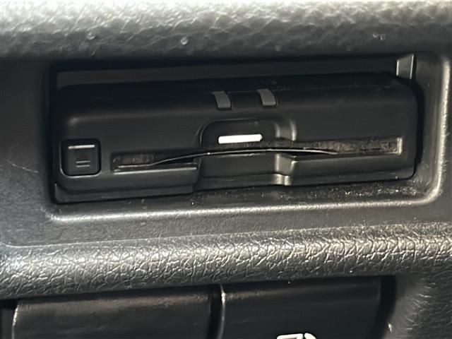 エクストレイル ２０Ｘｉ　Ｖセレクション　ワンオーナー　純正ナビ　フルセグテレビ　ＢＴオーディオ　ＣＤ／ＤＶＤ　全方位カメラ　前席パワーシート　全席シートヒーター　パワーバックドア　ＥＴＣ　ＬＥＤヘッドライト　純正１８インチＡＷ　スペアキー（22枚目）