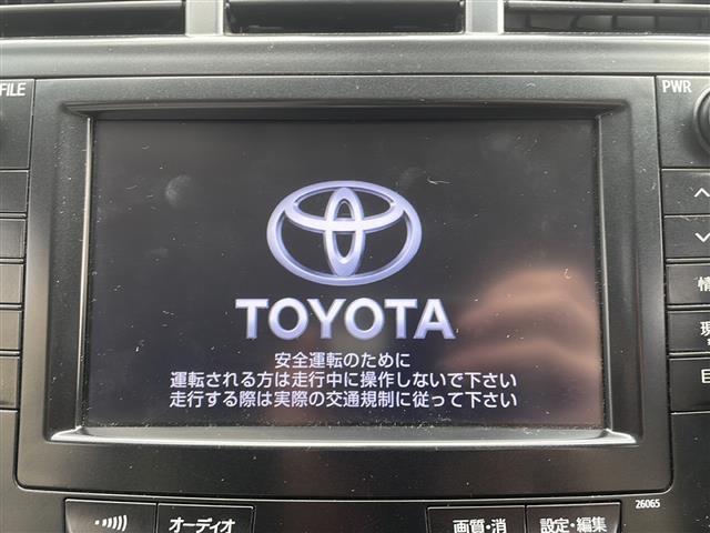 プリウスアルファ Ｓツーリングセレクション　純正ＨＤＤナビ　ＢＴオーディオ　フルセグテレビ　ＣＤ／ＤＶＤ　バックカメラ　ＬＥＤヘッドライト　オートライト　フォグランプ　革巻きステアリング　ステアリングスイッチ　ドライブモードセレクト　純正ＡＷ（4枚目）