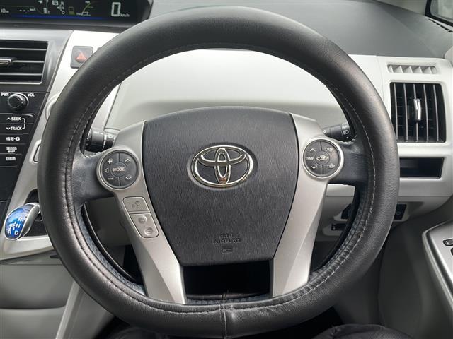 プリウスアルファ Ｓツーリングセレクション　純正ＨＤＤナビ　ＢＴオーディオ　フルセグテレビ　ＣＤ／ＤＶＤ　バックカメラ　ＬＥＤヘッドライト　オートライト　フォグランプ　革巻きステアリング　ステアリングスイッチ　ドライブモードセレクト　純正ＡＷ（9枚目）