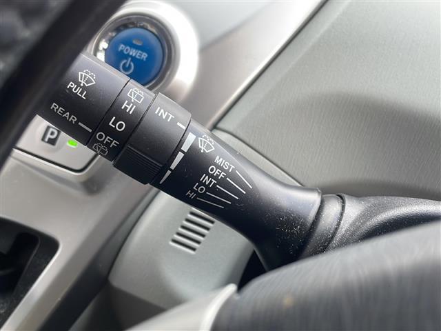 プリウスアルファ Ｓツーリングセレクション　純正ＨＤＤナビ　ＢＴオーディオ　フルセグテレビ　ＣＤ／ＤＶＤ　バックカメラ　ＬＥＤヘッドライト　オートライト　フォグランプ　革巻きステアリング　ステアリングスイッチ　ドライブモードセレクト　純正ＡＷ（12枚目）