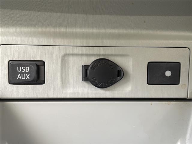 プリウスアルファ Ｓツーリングセレクション　純正ＨＤＤナビ　ＢＴオーディオ　フルセグテレビ　ＣＤ／ＤＶＤ　バックカメラ　ＬＥＤヘッドライト　オートライト　フォグランプ　革巻きステアリング　ステアリングスイッチ　ドライブモードセレクト　純正ＡＷ（22枚目）