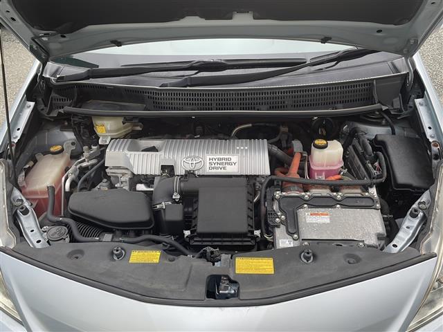 プリウスアルファ Ｓツーリングセレクション　純正ＨＤＤナビ　ＢＴオーディオ　フルセグテレビ　ＣＤ／ＤＶＤ　バックカメラ　ＬＥＤヘッドライト　オートライト　フォグランプ　革巻きステアリング　ステアリングスイッチ　ドライブモードセレクト　純正ＡＷ（42枚目）