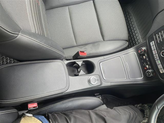 Bクラス B180 ワンオーナー 純正ナビ BTオーディオ フルセグテレビ バックカメラ 前席シートヒーター D席パワーシート パドルシフト LEDヘッドライト オートライト ステアリングスイッチ 純正18インチAW(21枚目)