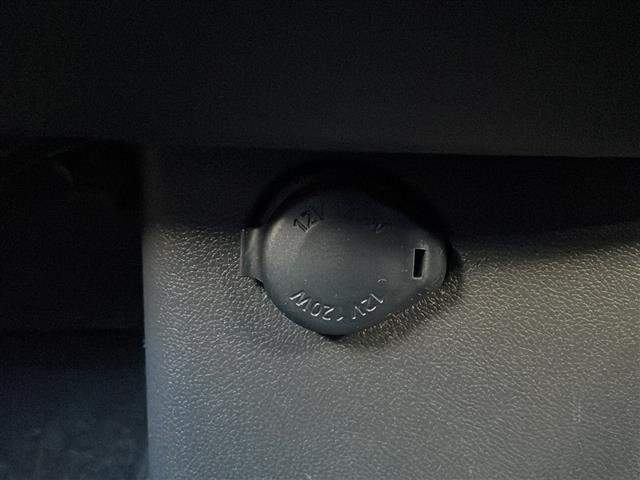 �y�A�N�Z�T���[�\�P�b�g�i�d���\�P�b�g�j�z�d������P�[�u�����Ȃ��΁A�X�}�[�g�t�H���Ȃǂ̓d�q�@��̏[�d�Ȃǂ��s�����Ƃ��ł��܂��B�Q�[���@���A�J�����̏[�d�ɂ��֗��ł��ˁB