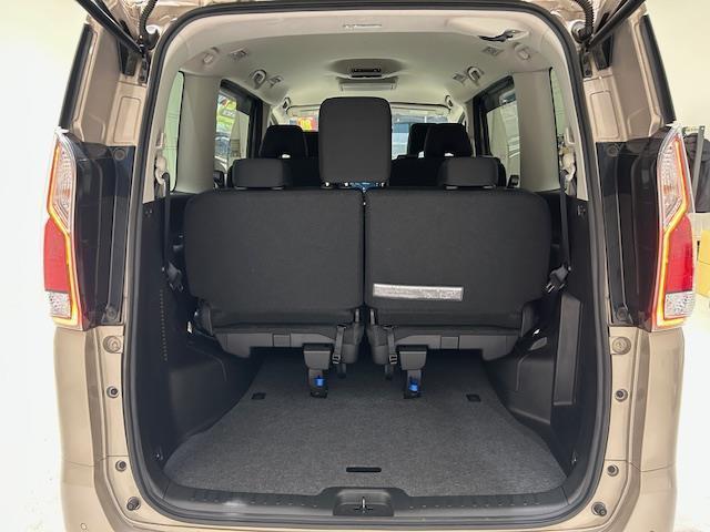 セレナ XV 衝突軽減ブレーキ/レーンキープアシスト/ブラインドスポットモニター/クリアランスソナー/標識認識機能/純正ナビ/アラウンドビューモニター/ETC/前後ドラレコ/純正フリップダウンモニター/両側パワスラ(16枚目)