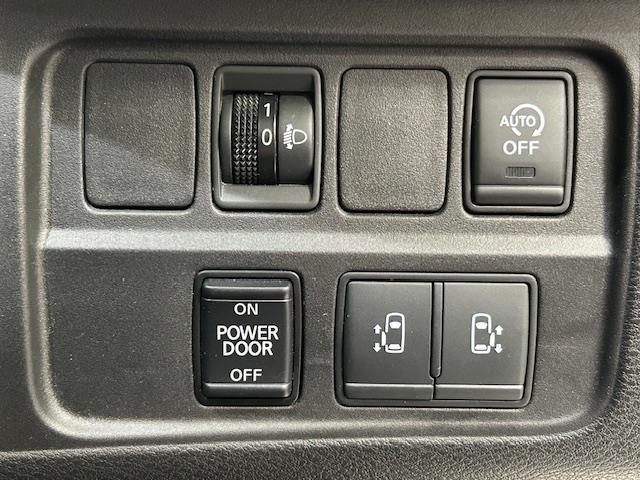 セレナ XV 衝突軽減ブレーキ/レーンキープアシスト/ブラインドスポットモニター/クリアランスソナー/標識認識機能/純正ナビ/アラウンドビューモニター/ETC/前後ドラレコ/純正フリップダウンモニター/両側パワスラ(24枚目)