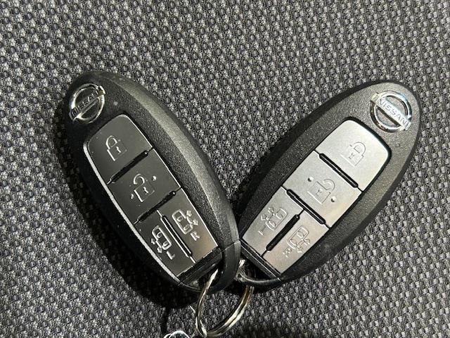 セレナ XV 衝突軽減ブレーキ/レーンキープアシスト/ブラインドスポットモニター/クリアランスソナー/標識認識機能/純正ナビ/アラウンドビューモニター/ETC/前後ドラレコ/純正フリップダウンモニター/両側パワスラ(27枚目)