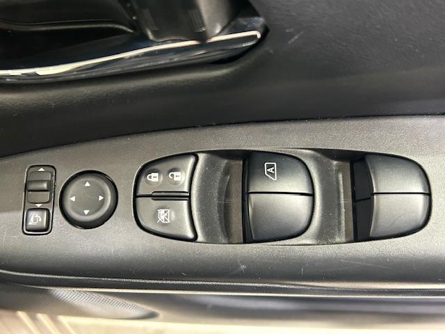 セレナ XV 衝突軽減ブレーキ/レーンキープアシスト/ブラインドスポットモニター/クリアランスソナー/標識認識機能/純正ナビ/アラウンドビューモニター/ETC/前後ドラレコ/純正フリップダウンモニター/両側パワスラ(43枚目)