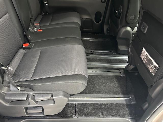 セレナ XV 衝突軽減ブレーキ/レーンキープアシスト/ブラインドスポットモニター/クリアランスソナー/標識認識機能/純正ナビ/アラウンドビューモニター/ETC/前後ドラレコ/純正フリップダウンモニター/両側パワスラ(53枚目)