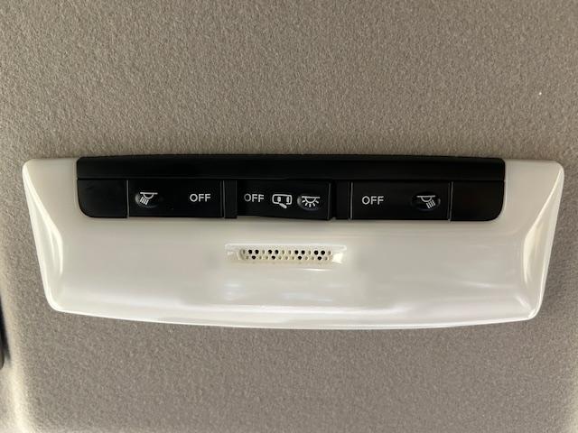 セレナ XV 衝突軽減ブレーキ/レーンキープアシスト/ブラインドスポットモニター/クリアランスソナー/標識認識機能/純正ナビ/アラウンドビューモニター/ETC/前後ドラレコ/純正フリップダウンモニター/両側パワスラ(58枚目)