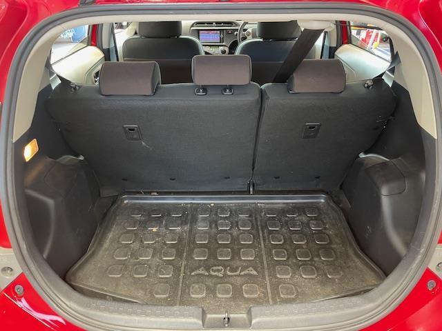 アクア G 純正ナビ/Bluetooth/CD/DVD/フルセグTV/AM/FM/ETC/バックカメラ/シートヒーター/ECOモード/EVモード/革巻きステアリング/ステアリングスイッチ/オートライト(16枚目)