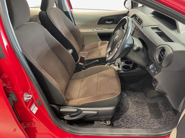 アクア G 純正ナビ/Bluetooth/CD/DVD/フルセグTV/AM/FM/ETC/バックカメラ/シートヒーター/ECOモード/EVモード/革巻きステアリング/ステアリングスイッチ/オートライト(52枚目)