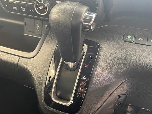 N-BOXカスタム G・Lホンダセンシング ホンダセンシング/社外ナビ/Bluetooth/フルセグTV/ビルドインETC/USB/バックカメラ/ECO/レーンキープアシスト/コーナーセンサー後/サンシェード/ドライブレコーダー/オートライト(29枚目)