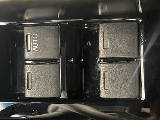 N-BOXカスタム G・Lホンダセンシング ホンダセンシング/社外ナビ/Bluetooth/フルセグTV/ビルドインETC/USB/バックカメラ/ECO/レーンキープアシスト/コーナーセンサー後/サンシェード/ドライブレコーダー/オートライト(60枚目)