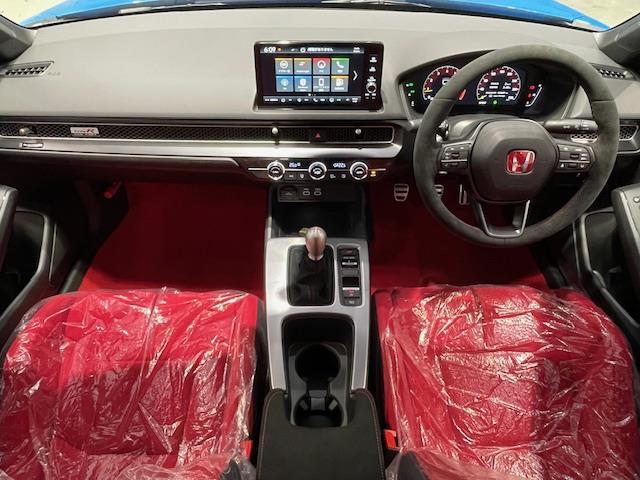 シビック タイプR ホンダセンシング/ホンダセLogR/ホンダコネクトディスプレイ/ブレンボキャリパー/10.2インチデジタルグラフィックメーター/フルセグ/Bluetooth/ETC/カープレイ/レーダークルーズ(3枚目)