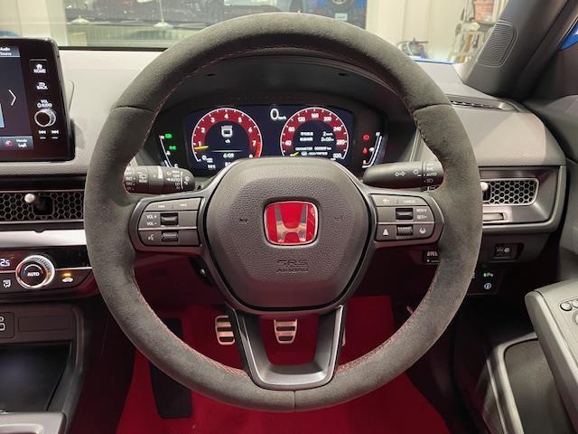 シビック タイプR ホンダセンシング/ホンダセLogR/ホンダコネクトディスプレイ/ブレンボキャリパー/10.2インチデジタルグラフィックメーター/フルセグ/Bluetooth/ETC/カープレイ/レーダークルーズ(22枚目)