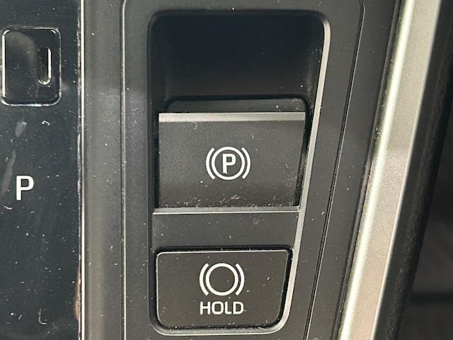 ノア ハイブリッドＳ－Ｚ　ホンダセンシング／ホンダセＬｏｇＲ／ホンダコネクトディスプレイ／ブレンボキャリパー／１０．２インチデジタルグラフィックメーター／フルセグ／Ｂｌｕｅｔｏｏｔｈ／ＥＴＣ／カープレイ／レーダークルーズ（12枚目）