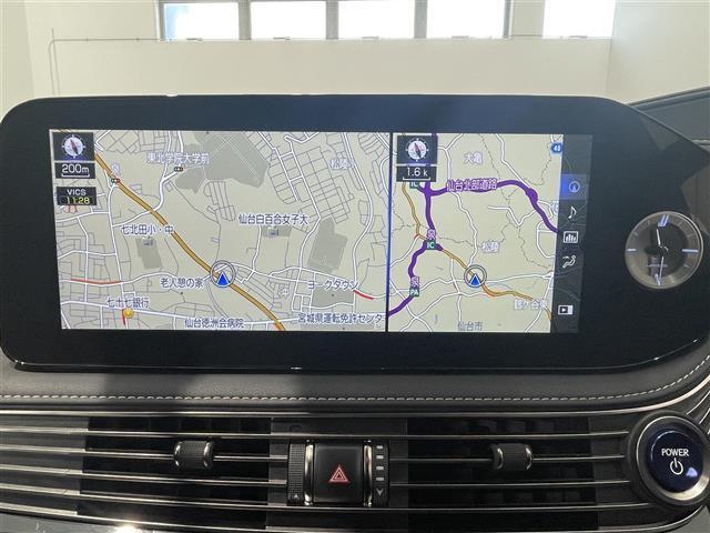 各種オーディオメディアをお楽しみいただけます。自分の現在地を確認できる事と目的地までのルート案内げできます。ドライバーはモニター上に映し出された地図で確認することができます。