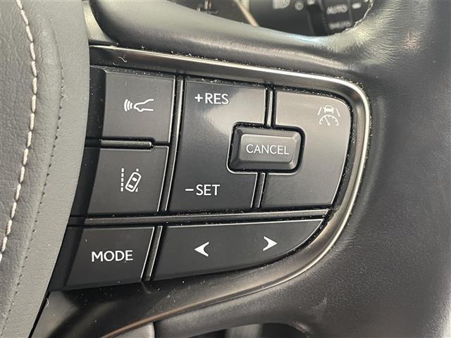 クルーズコントロール搭載。クルーズコントロールとは、アクセルを踏まなくても一定の速度で走ることができる機能です。高速走行時にストレスなく走行して頂けます！