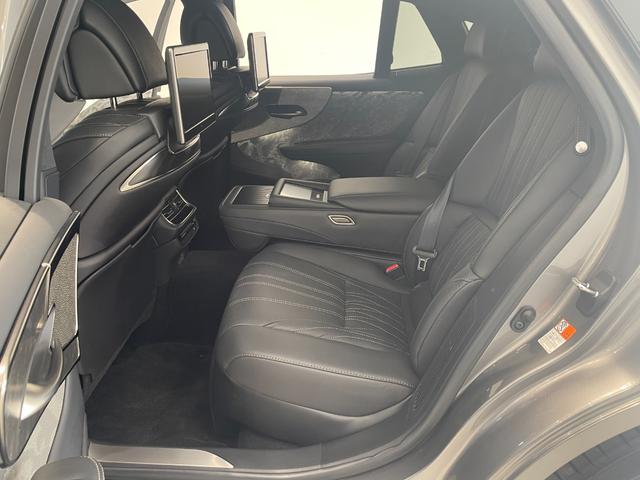 ◆商談ルームには「キッズスペース」を完備しています。ＤＶＤ、ブロック、絵本、おままごとセット。お子様連れでも、ゆっくりとお車をお選びいただけます！