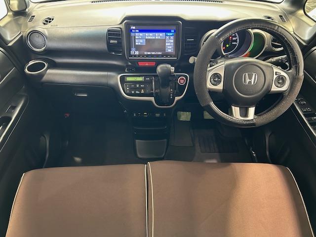 N-BOX G ターボSSパッケージ ターボ/シティブレーキアクティブシステム/クルーズコントロール/純正ナビ/ETC/ドライブレコーダー/パドルシフト/シートヒータ/チップアップシート/LEDヘッドライト/オートライト/純正フロアマット(4枚目)