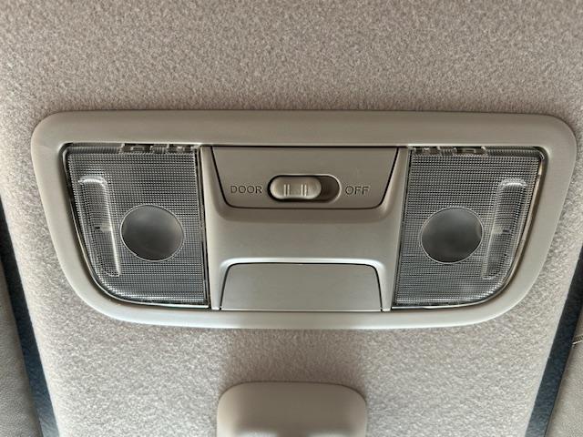 N-BOX G ターボSSパッケージ ターボ/シティブレーキアクティブシステム/クルーズコントロール/純正ナビ/ETC/ドライブレコーダー/パドルシフト/シートヒータ/チップアップシート/LEDヘッドライト/オートライト/純正フロアマット(61枚目)