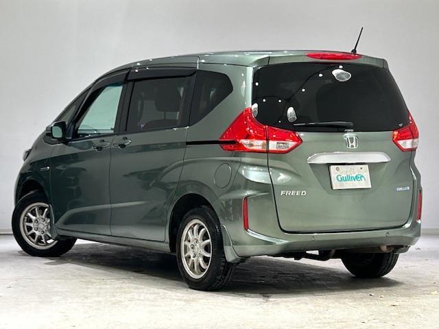 フリードハイブリッド ハイブリッド・Gホンダセンシング ホンダセンシング/社外ナビ/Bluetooth/CD/DVD/フルセグTV/HDMI/Blu-ray/純正ビルドインETC/車外バックカメラ/ドライブレコーダー/両側パワースライドドア/インナーミラー(4枚目)