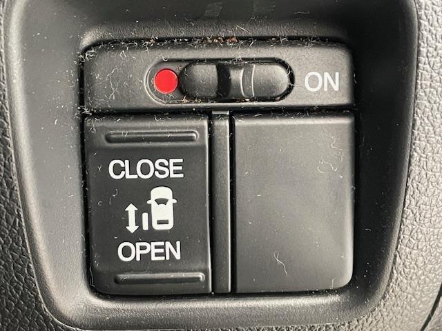 N-BOX G・Lパッケージ シティブレーキアクティブシステム/誤発進抑制機能/横滑り防止装置/衝突被害軽減システム/純正ナビ/バックカメラ/アイドリングストップ/プッシュスタート/純正フロアマット/社外スタッドレスタイヤ(12枚目)