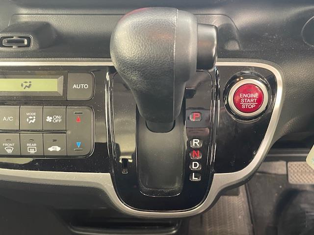 N-BOX G・Lパッケージ シティブレーキアクティブシステム/誤発進抑制機能/横滑り防止装置/衝突被害軽減システム/純正ナビ/バックカメラ/アイドリングストップ/プッシュスタート/純正フロアマット/社外スタッドレスタイヤ(27枚目)