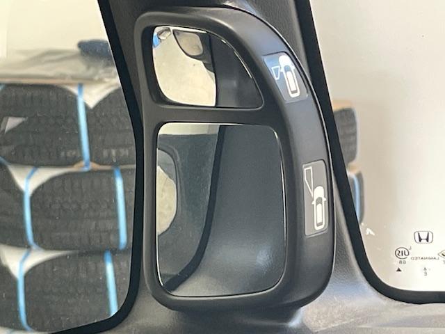 N-BOX G・Lパッケージ シティブレーキアクティブシステム/誤発進抑制機能/横滑り防止装置/衝突被害軽減システム/純正ナビ/バックカメラ/アイドリングストップ/プッシュスタート/純正フロアマット/社外スタッドレスタイヤ(44枚目)