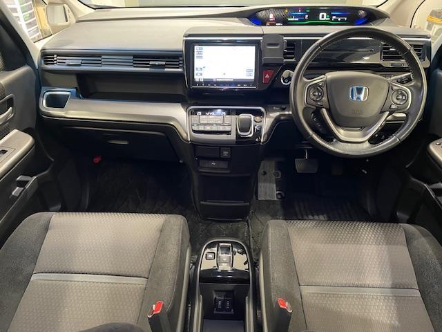 ステップワゴンスパーダ スパーダハイブリッド　Ｇ　ホンダセンシング　ホンダセンシング／衝突軽減ブレーキ／クルーズコントロール／レーンキープ／純正ナビ／バックカメラ／後席モニター／両側パワースライドドア／電子パーキング／オートブレーキホールド／ＥＴＣ／ドライブレコーダー（3枚目）