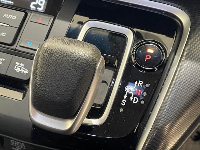 ステップワゴンスパーダ スパーダハイブリッド　Ｇ　ホンダセンシング　ホンダセンシング／衝突軽減ブレーキ／クルーズコントロール／レーンキープ／純正ナビ／バックカメラ／後席モニター／両側パワースライドドア／電子パーキング／オートブレーキホールド／ＥＴＣ／ドライブレコーダー（10枚目）