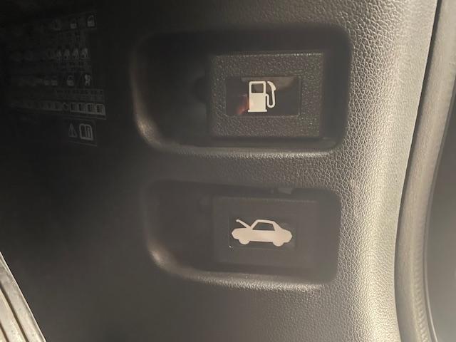 ステップワゴンスパーダ スパーダハイブリッド　Ｇ　ホンダセンシング　ホンダセンシング／衝突軽減ブレーキ／クルーズコントロール／レーンキープ／純正ナビ／バックカメラ／後席モニター／両側パワースライドドア／電子パーキング／オートブレーキホールド／ＥＴＣ／ドライブレコーダー（49枚目）