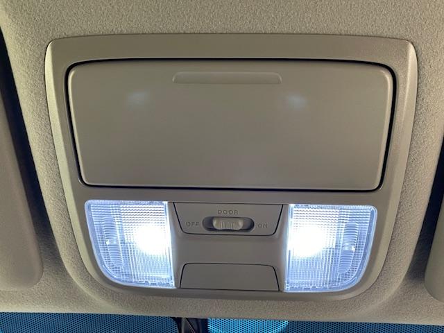 ステップワゴンスパーダ スパーダハイブリッド　Ｇ　ホンダセンシング　ホンダセンシング／衝突軽減ブレーキ／クルーズコントロール／レーンキープ／純正ナビ／バックカメラ／後席モニター／両側パワースライドドア／電子パーキング／オートブレーキホールド／ＥＴＣ／ドライブレコーダー（52枚目）