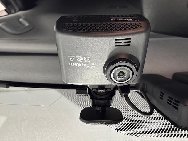 プリウス Ａツーリングセレクション　トヨタセーフティーセンス／ＢＳＭ／衝突軽減支援システム／レーダークルーズ／ＨＵＤ／レーンディパーチャーアラート／レーンキープアシスト／クリアランスソナー／モデリスタエアロ／純正９型ナビ（8枚目）