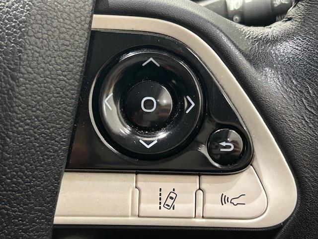 プリウス Ａツーリングセレクション　トヨタセーフティーセンス／ＢＳＭ／衝突軽減支援システム／レーダークルーズ／ＨＵＤ／レーンディパーチャーアラート／レーンキープアシスト／クリアランスソナー／モデリスタエアロ／純正９型ナビ（10枚目）