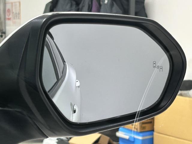 プリウス Ａツーリングセレクション　トヨタセーフティーセンス／ＢＳＭ／衝突軽減支援システム／レーダークルーズ／ＨＵＤ／レーンディパーチャーアラート／レーンキープアシスト／クリアランスソナー／モデリスタエアロ／純正９型ナビ（12枚目）