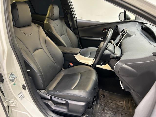 プリウス Ａツーリングセレクション　トヨタセーフティーセンス／ＢＳＭ／衝突軽減支援システム／レーダークルーズ／ＨＵＤ／レーンディパーチャーアラート／レーンキープアシスト／クリアランスソナー／モデリスタエアロ／純正９型ナビ（15枚目）