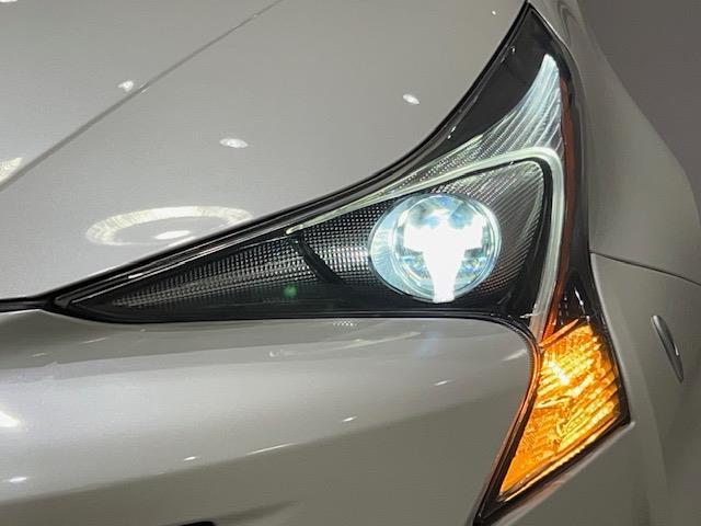 プリウス Ａツーリングセレクション　トヨタセーフティーセンス／ＢＳＭ／衝突軽減支援システム／レーダークルーズ／ＨＵＤ／レーンディパーチャーアラート／レーンキープアシスト／クリアランスソナー／モデリスタエアロ／純正９型ナビ（29枚目）