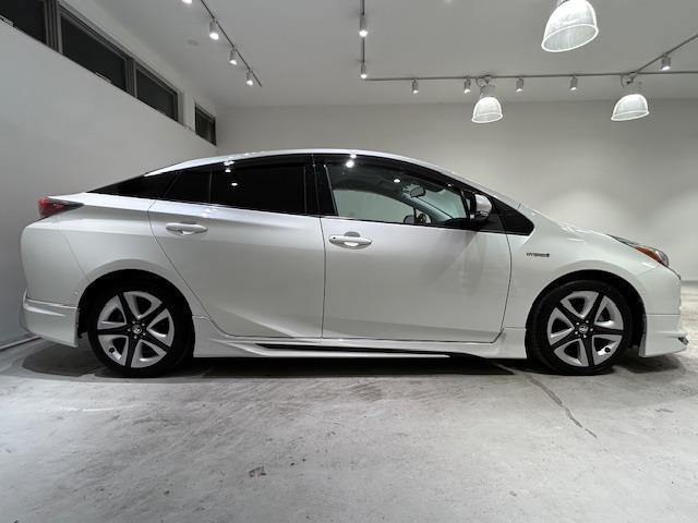 プリウス Ａツーリングセレクション　トヨタセーフティーセンス／ＢＳＭ／衝突軽減支援システム／レーダークルーズ／ＨＵＤ／レーンディパーチャーアラート／レーンキープアシスト／クリアランスソナー／モデリスタエアロ／純正９型ナビ（36枚目）