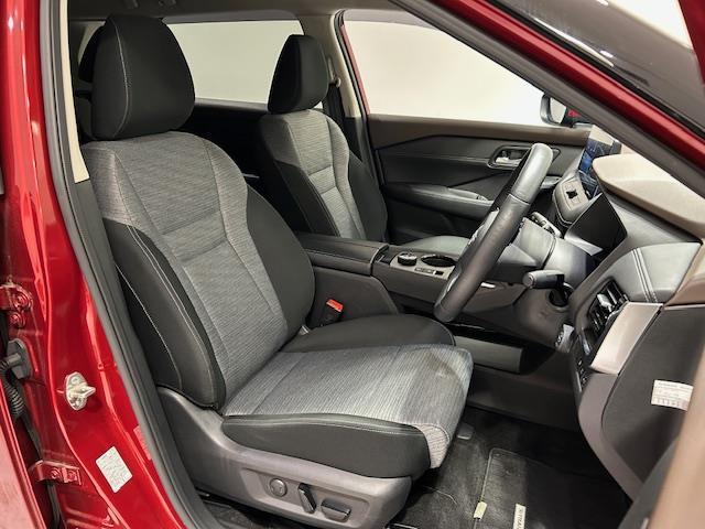 エクストレイル Ｘ　ｅ－４ＯＲＣＥ　◇３６０°セーフティアシスト・プロパイロット／４ＷＤ・ダウンヒルアシスト／純正ナビ／ドライブレコーダー前後／ジタルインナーミラー／ブラインドスポットモニター／電子パーキング／オートブレーキホールド（14枚目）