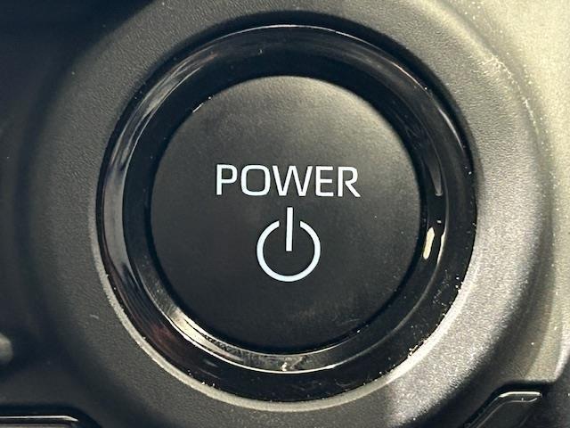 クラウンスポーツ Ｚ　モデリスタエアロ／トヨタセーフティセンス／純正ナビ／純正ＥＴＣ／バックカメラ／全方位カメラ／テレビキャンセラー／ステアリングスイッチ／レザーシート／シートヒーター／パワーシート／シートメモリー（7枚目）