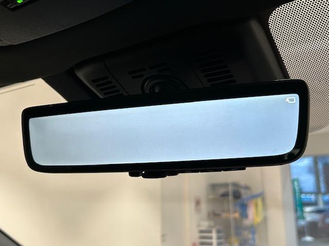 クラウンスポーツ Ｚ　モデリスタエアロ／トヨタセーフティセンス／純正ナビ／純正ＥＴＣ／バックカメラ／全方位カメラ／テレビキャンセラー／ステアリングスイッチ／レザーシート／シートヒーター／パワーシート／シートメモリー（10枚目）