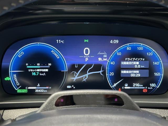 クラウンスポーツ Ｚ　モデリスタエアロ／トヨタセーフティセンス／純正ナビ／純正ＥＴＣ／バックカメラ／全方位カメラ／テレビキャンセラー／ステアリングスイッチ／レザーシート／シートヒーター／パワーシート／シートメモリー（11枚目）