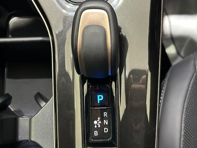 クラウンスポーツ Ｚ　モデリスタエアロ／トヨタセーフティセンス／純正ナビ／純正ＥＴＣ／バックカメラ／全方位カメラ／テレビキャンセラー／ステアリングスイッチ／レザーシート／シートヒーター／パワーシート／シートメモリー（24枚目）