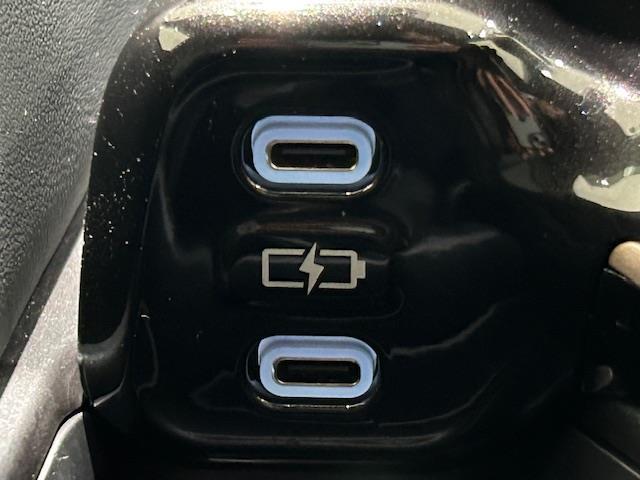 クラウンスポーツ Ｚ　モデリスタエアロ／トヨタセーフティセンス／純正ナビ／純正ＥＴＣ／バックカメラ／全方位カメラ／テレビキャンセラー／ステアリングスイッチ／レザーシート／シートヒーター／パワーシート／シートメモリー（26枚目）